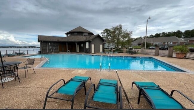 Reservoir living with utilities included for $2200!! - Reservoir living with utilities included for $2200!! Apartment