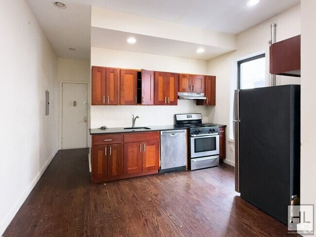 Building Photo - NOSTRAND AVENUE / Spacious 4-bed, 1-bath /...