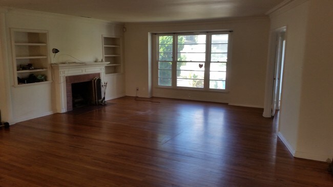 Foto del edificio - 10664 Kinnard Ave