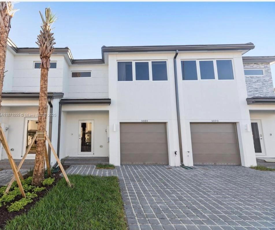 Foto principal - 5090 SW 37th St