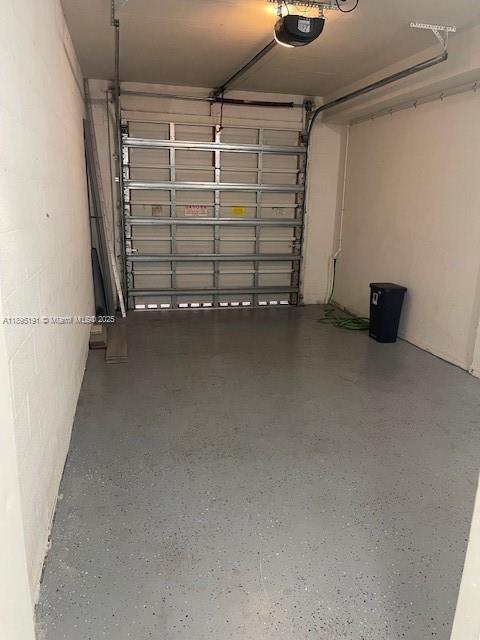 Foto del edificio - 2439 Centergate Dr