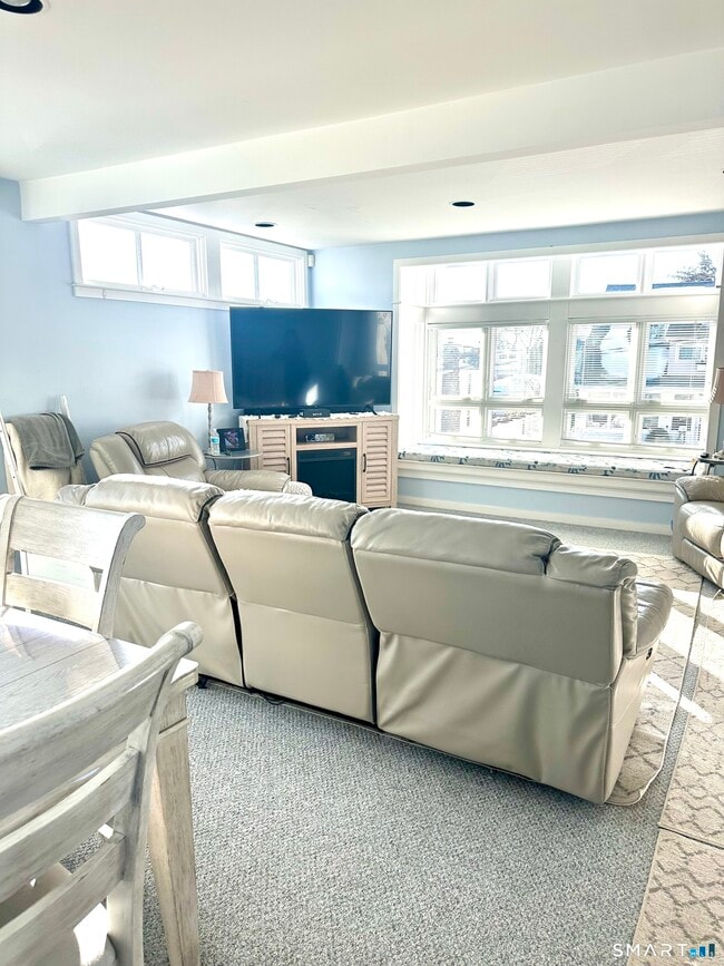 Building Photo - 19 2nd Ave