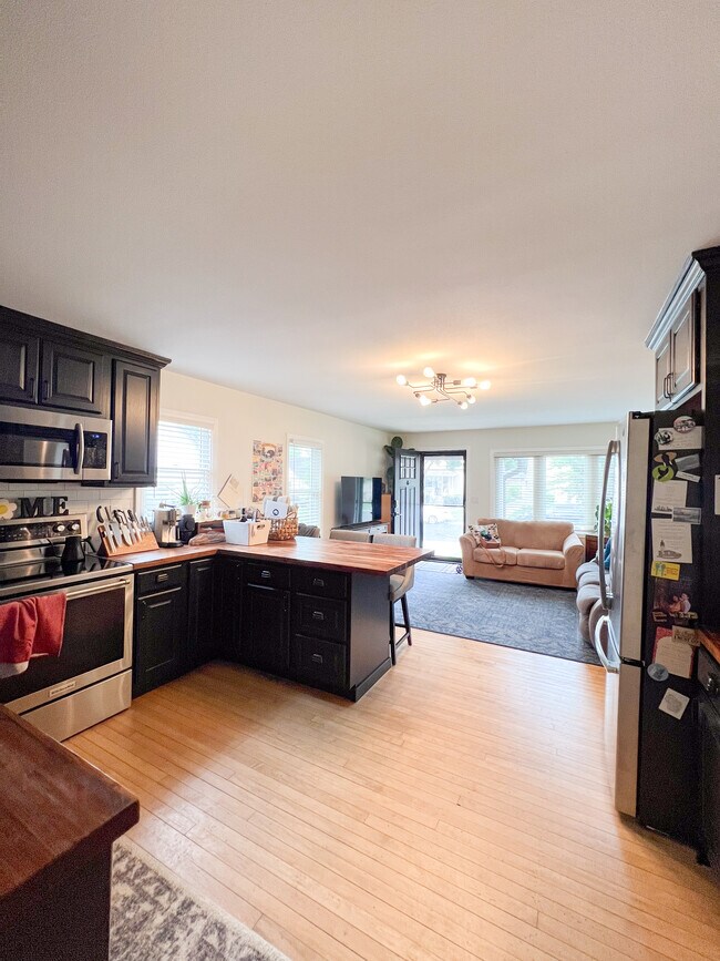 Foto del edificio - 3044 N 73rd St