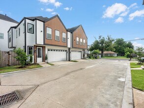 Building Photo - 9004 Orange Spg Dr