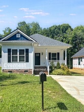 Building Photo - 212 Malvern Dr SW