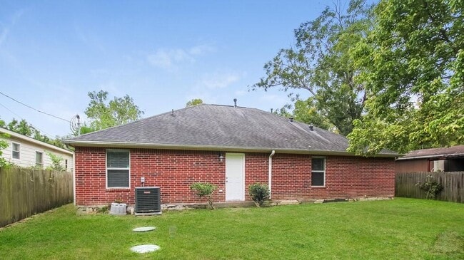 Building Photo - 14017 Rawlings St