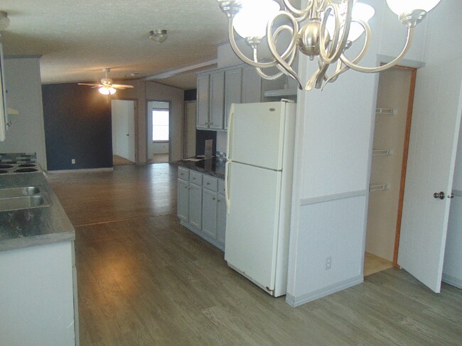 Building Photo - 3814 Longfore Dr