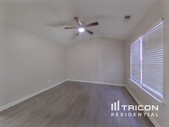 Building Photo - 2916 Westwinds Ct