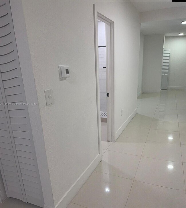 Foto del edificio - 1800 NW 18th Terrace