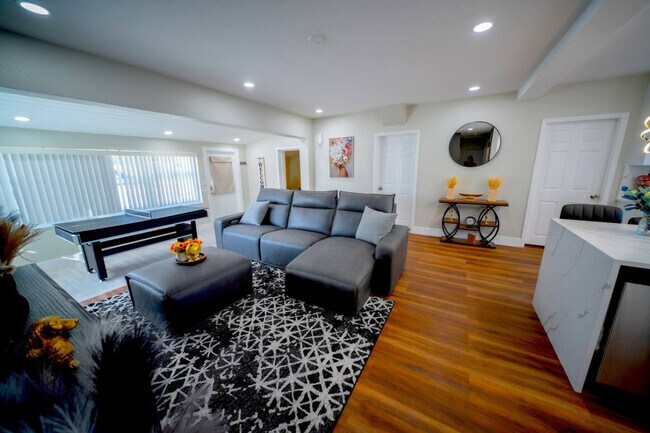 Foto del edificio - 2281 SW 15th St