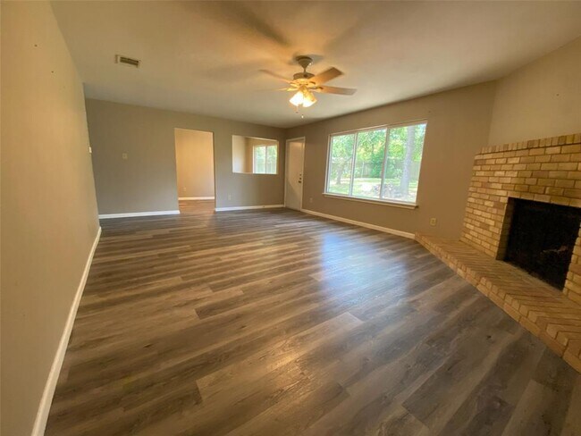 Foto del edificio - 3930 Leafield Dr