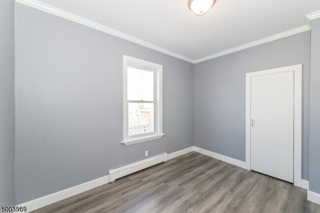 Building Photo - 57 Struyk Ave