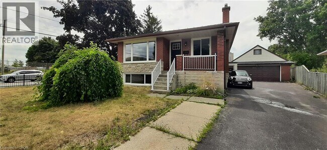 Building Photo - 199 Jansen Ave
