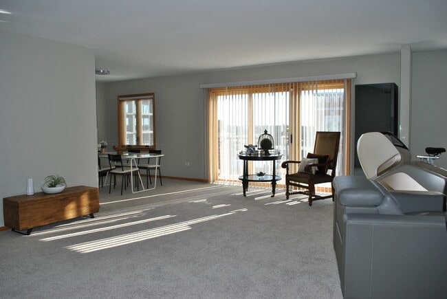 Foto del edificio - 5005 Warren St