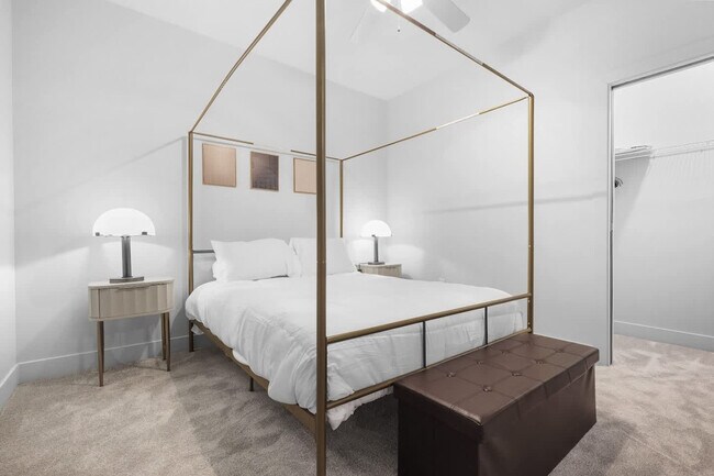 Building Photo - 8506 Westfield Blvd