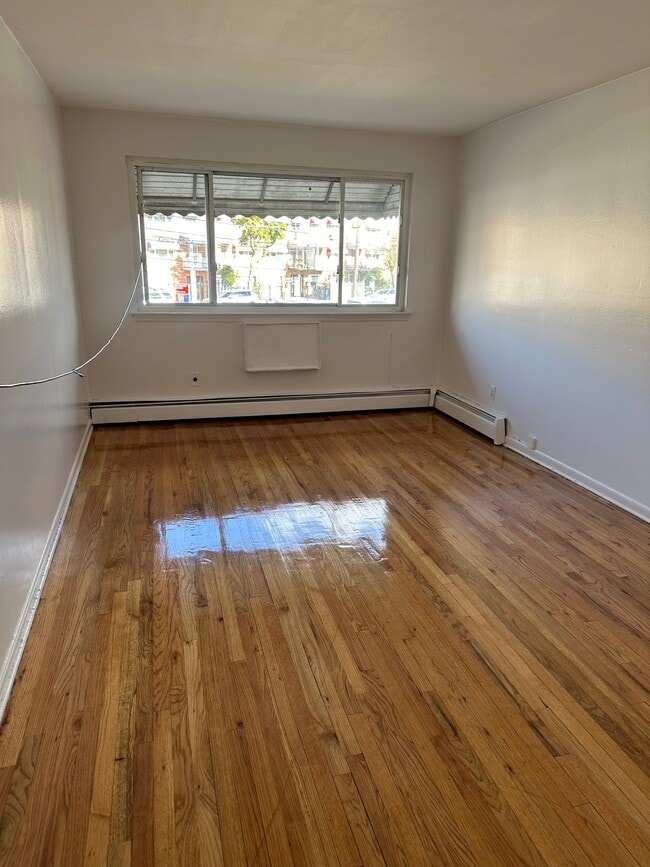 Photo - 715 Saint Lawrence Ave Townhome