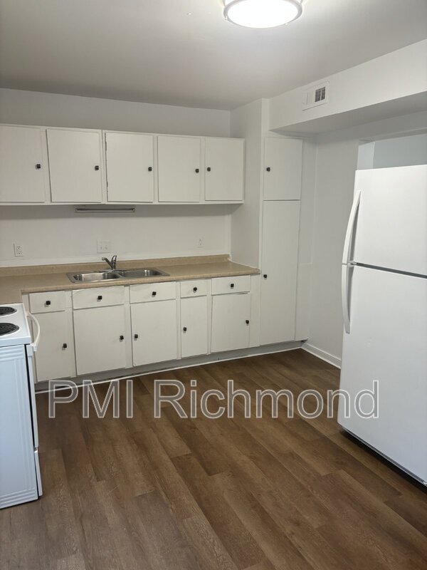Building Photo - 3411 Chalfont Dr