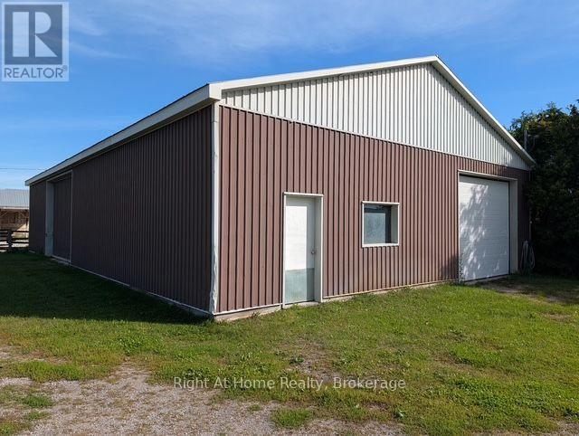 Photo du bâtiment - 1266 Morton Line