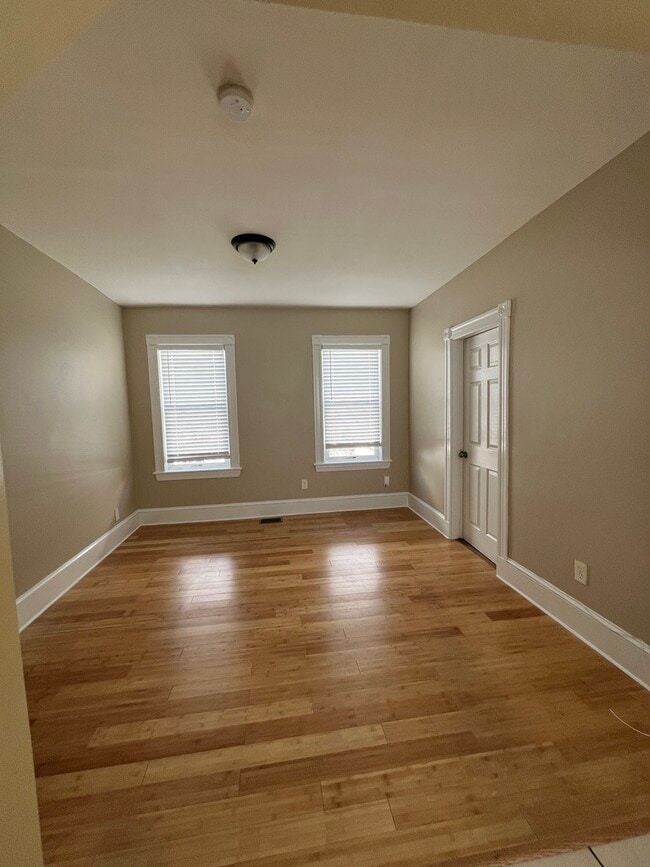 Living Room - 8 Harwood St