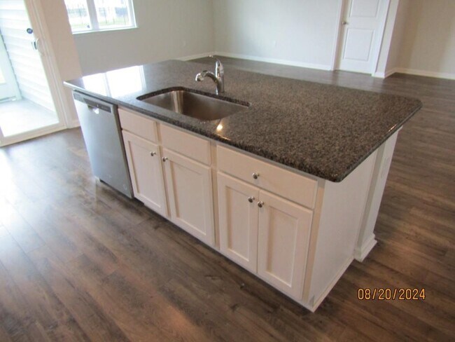 Foto del edificio - 2155 Ainsley Dr