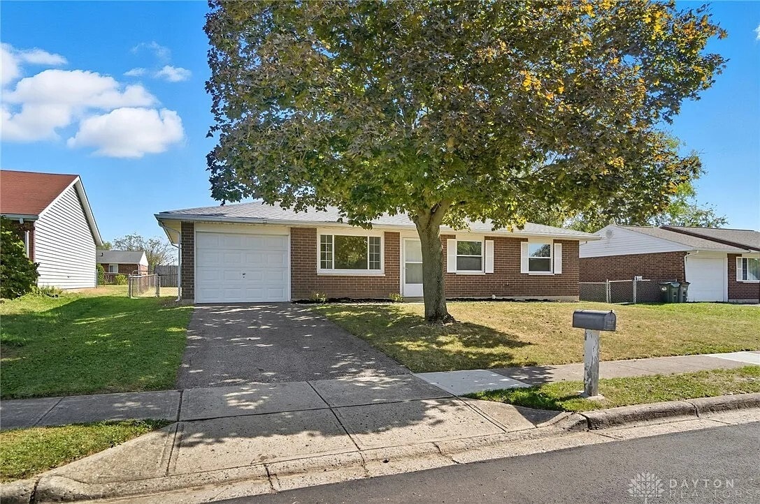 Primary Photo - 2411 New Castle Dr