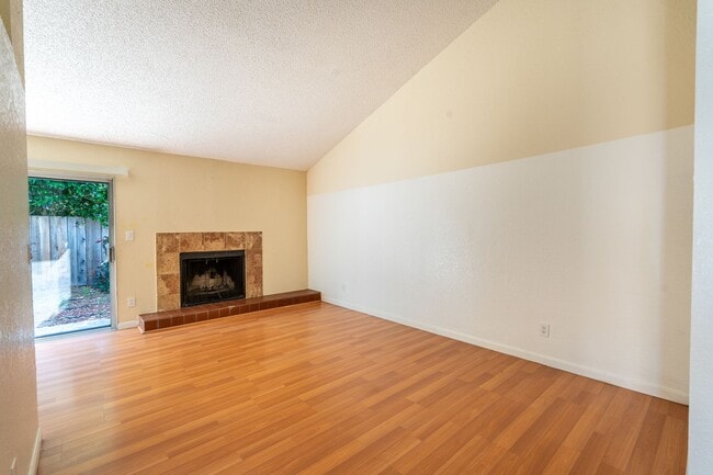 Building Photo - San Ramon Dr 16620
