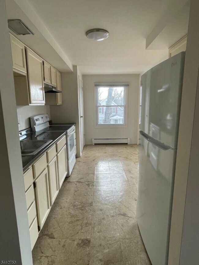 Building Photo - 278 Morris St