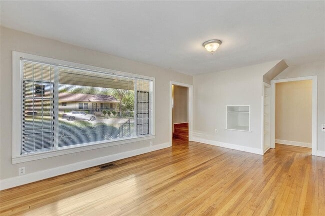 Building Photo - 3810 Brookview Rd