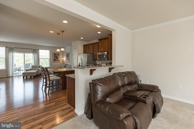 Building Photo - 155 Schramm Lp