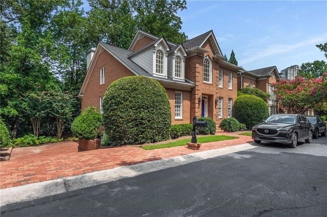 Building Photo - 448 Ivy Park Ln NE