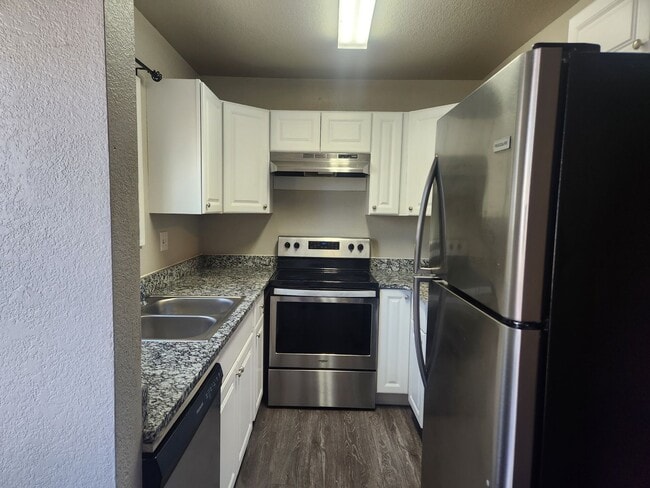 Building Photo - 223 N Race St