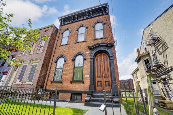 Building Photo - 1123 Dayton St