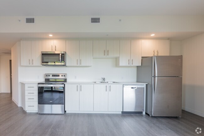 2 chambres, 1 salle de bain - 817 pi2 - Cuisine - 387 King St East