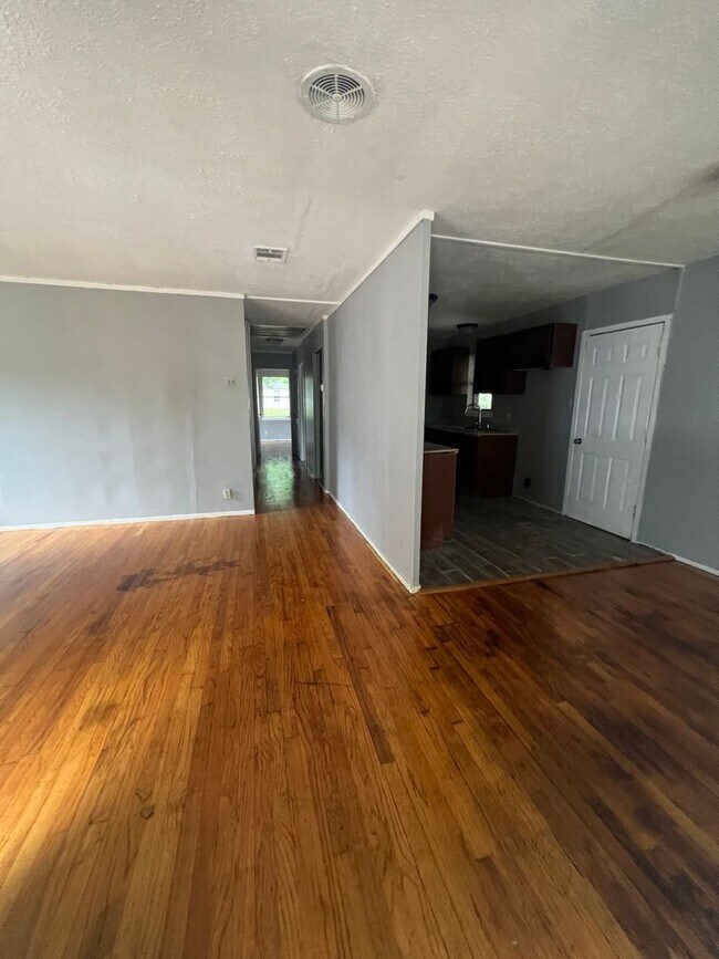 Foto del edificio - 3 Bedroom 1 Bathroom Home for Rent