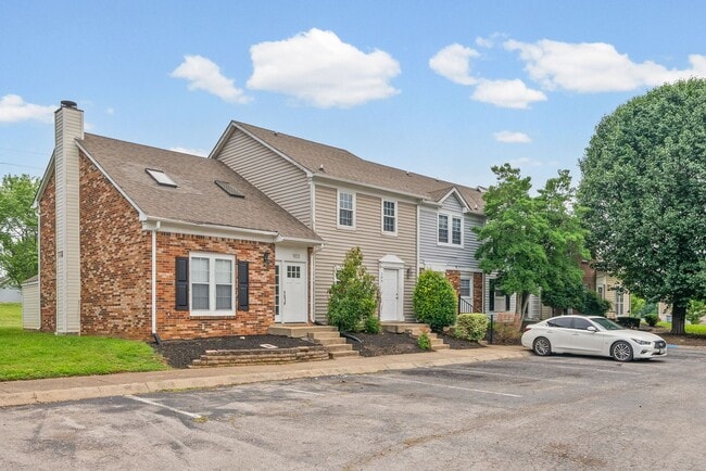 Building Photo - 105 Greenland Ct