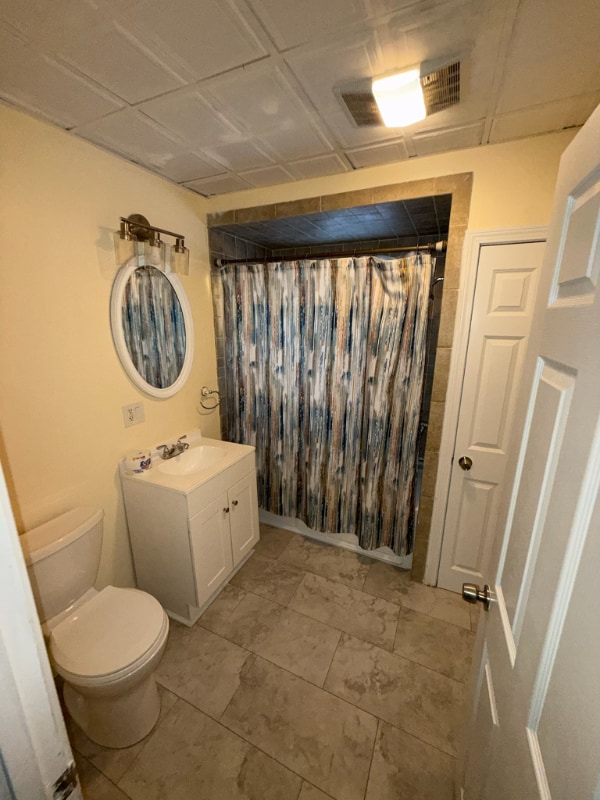 Building Photo - 693 Walnut St