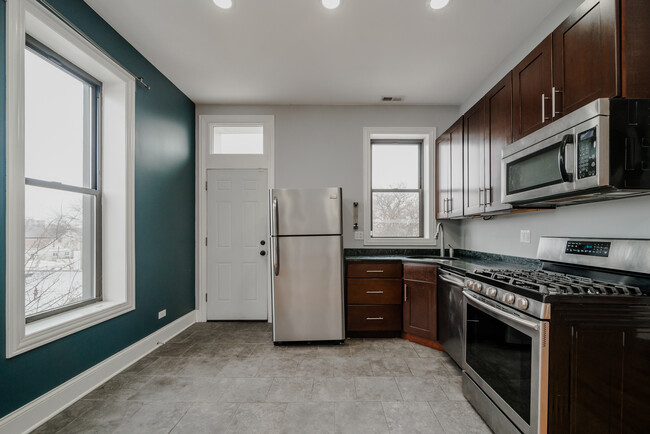 Building Photo - 3535 W Armitage Ave