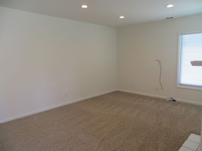 Foto del edificio - Excellent Castro Valley location!