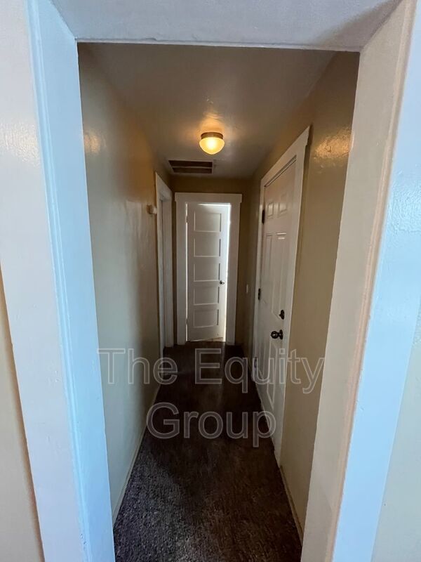 Building Photo - 1205 N Willis St