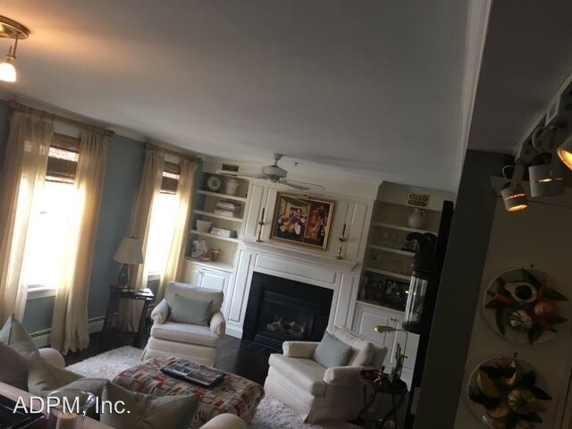 Building Photo - 2 br, 3 bath House - 134 High St. #1
