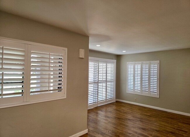 Building Photo - 1149 Via Montoya
