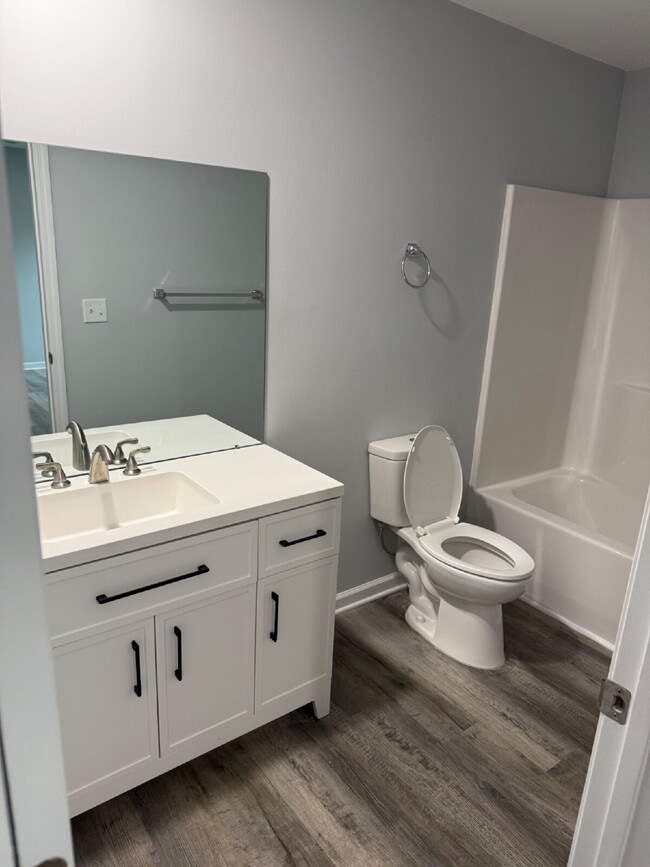 Building Photo - "Charming Studio Retreat in Nashville – Cozy 400 Sq Ft with Full Bath!"