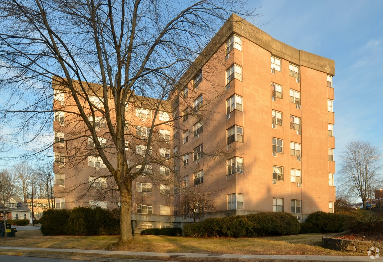 Northern Westchester Hospital Staff Housing Apartments in Mount Kisco
