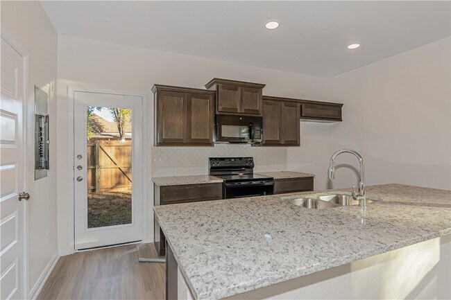 Foto del edificio - 601 W 24th St