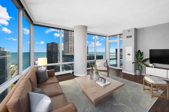 Photo - 387 E Ohio St Apartment