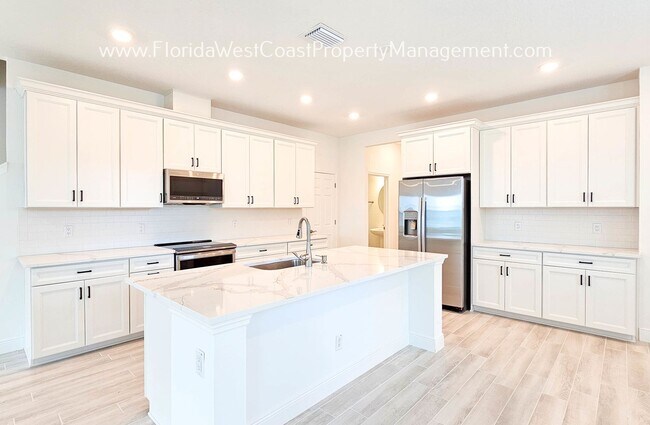 Foto del edificio - OUTSTANDING 3 BEDROOM PLUS BONUS in SIENNA...