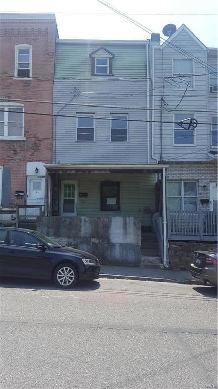 Primary Photo - 520 Auburn St