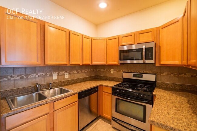 Building Photo - Modern 2 Bed Graduate Hospital Apartment