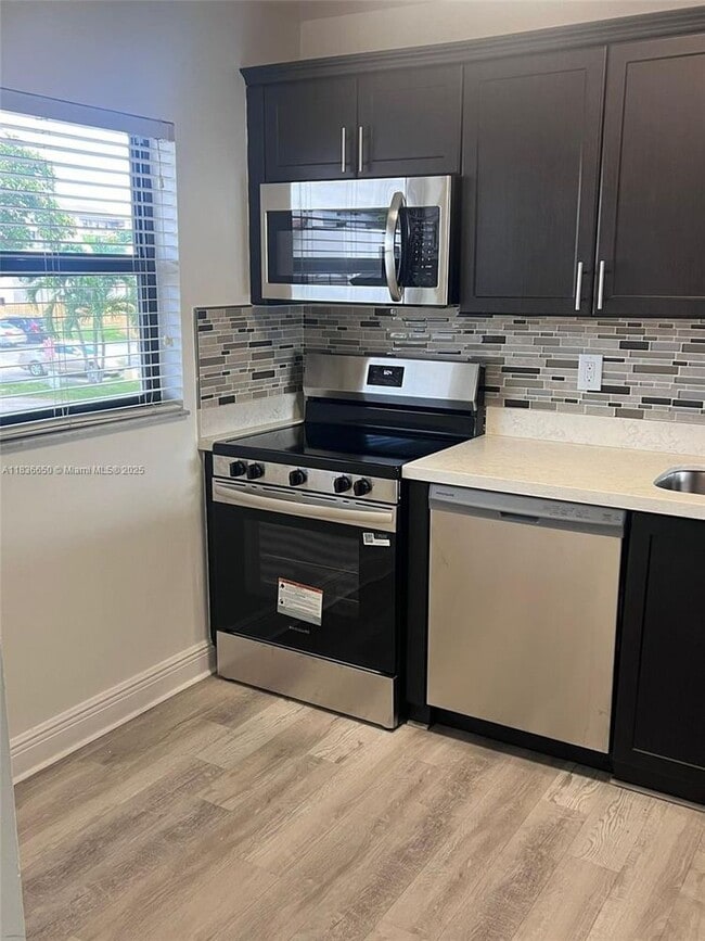 Foto del edificio - 8875 Fontainebleau Blvd
