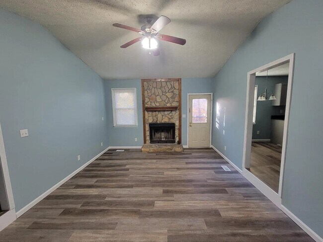 Foto del edificio - 9313 Oak Meadow Ct